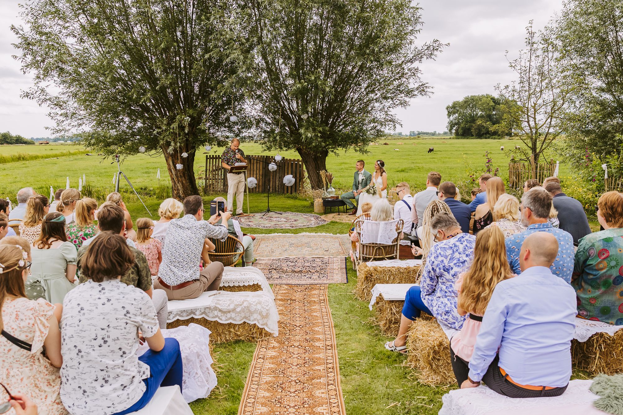 Gasten tijdens het feest van Tara & Johan