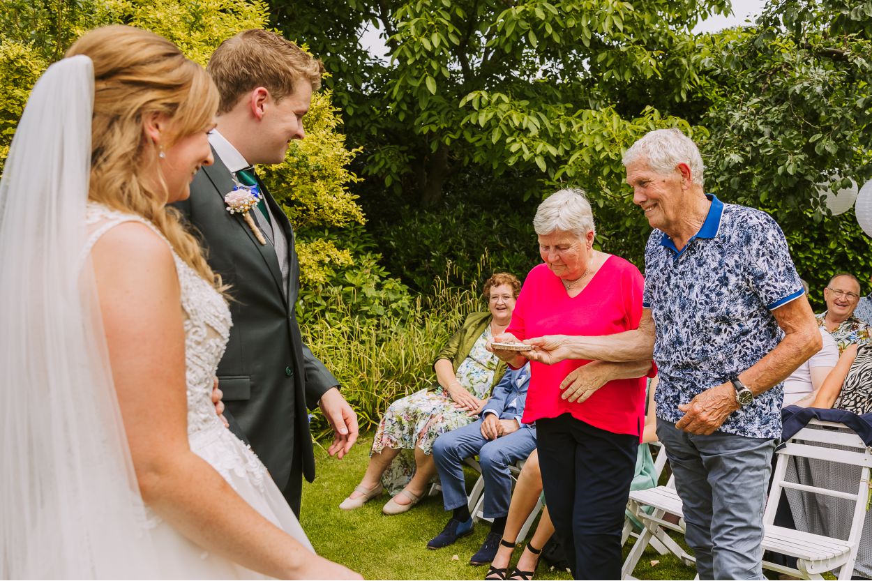 Slotmoment van de bruiloftsdag van Bruiloft bij De Kruimel