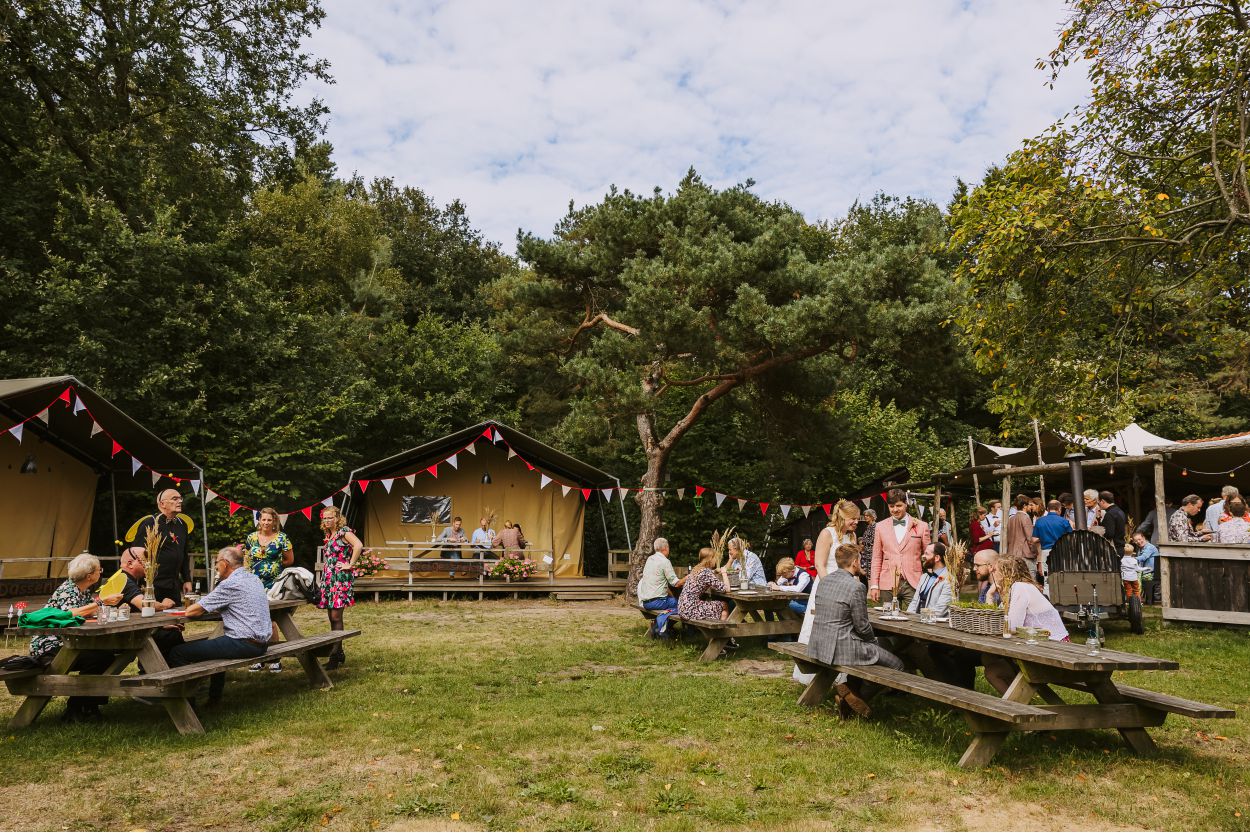 Feestmoment tijdens de bruiloft van Bruiloft bij Taribush
